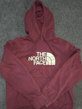 The North Face Men Maroon Pullover Hoodie with Cream Logo Size S